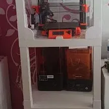 Kệ bảo quản và tổ chức máy in 3D với bàn Lack 645 mm