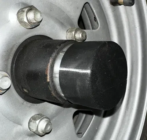 Nắp đậy Bearing Buddy 2 inch chống bụi và nước - Image 1