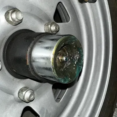 Nắp đậy Bearing Buddy 2 inch chống bụi và nước