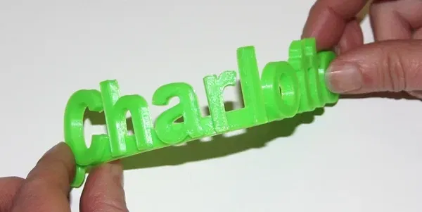 Thẻ tên và thẻ chìa khóa tùy chỉnh bằng filament linh hoạt - Image 1