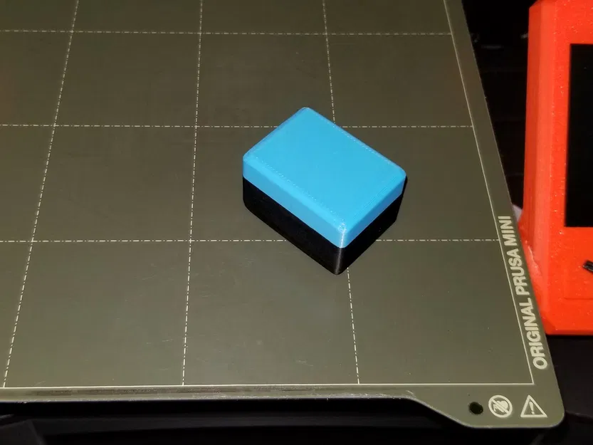 Hộp nhỏ với nắp trượt ổn định và chắc chắn - Image 1