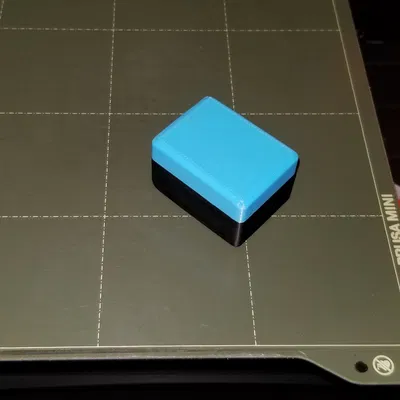 Hộp nhỏ với nắp trượt ổn định và chắc chắn