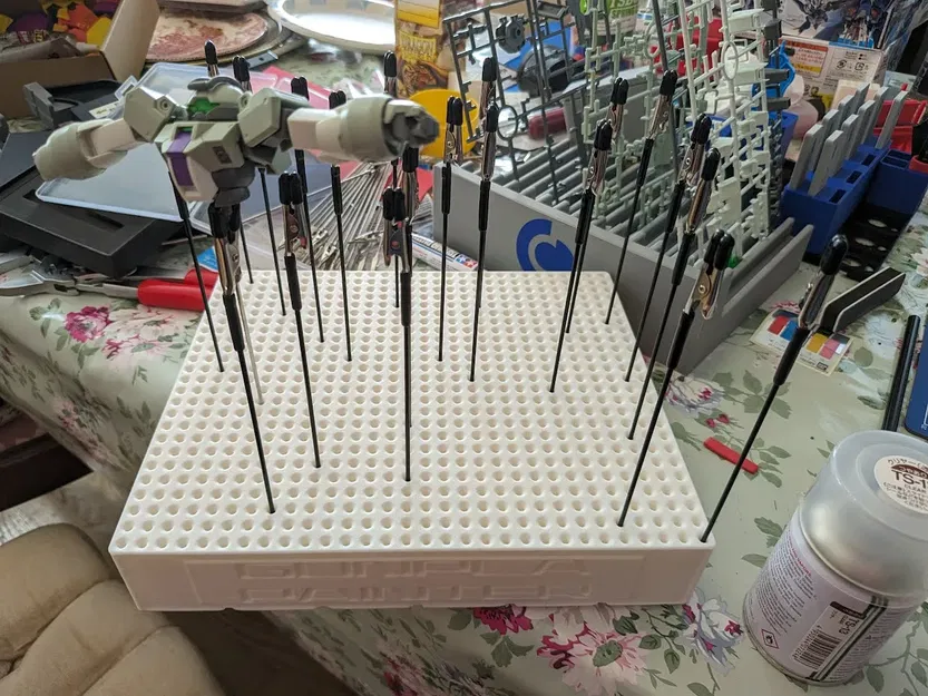 Giá đỡ bút vẽ Gunpla trên nền tảng Gridfinity Refined - Image 1