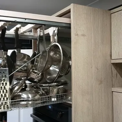 Giá đỡ dụng cụ bếp tích hợp cho nồi và chảo