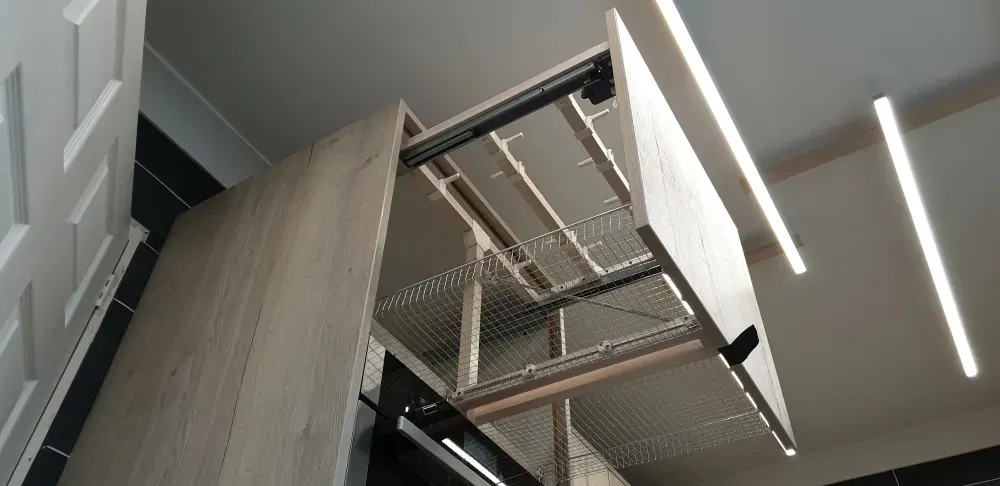 Giá đỡ dụng cụ bếp tích hợp cho nồi và chảo - Image 5