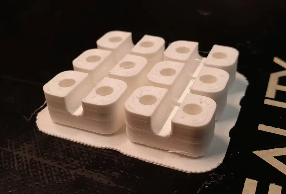 Khối giữ cho dây Ø4 mm (gắn bề mặt, vặn vít) - Image 2