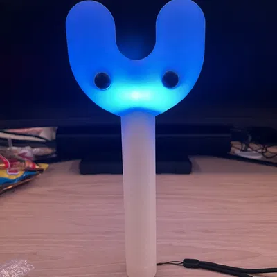 Gậy phát sáng Binky Bong của nhóm New Jeans