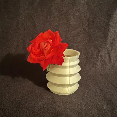 Bình hoa lạc lõng hình chú lừa hài hước