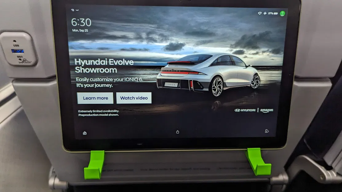 Giá đỡ thiết bị gắn vào bàn ăn trên máy bay - Image 4