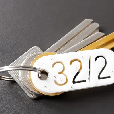 Thẻ chìa khóa văn bản stencil tùy chỉnh cho gia đình