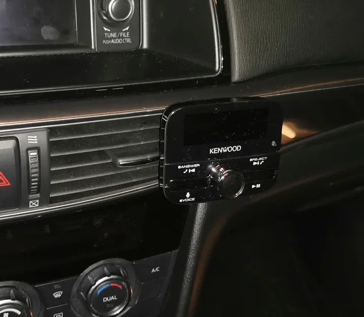 Giá đỡ điều khiển từ xa cho bộ thu radio DAB trên Mazda 6 - Image 1