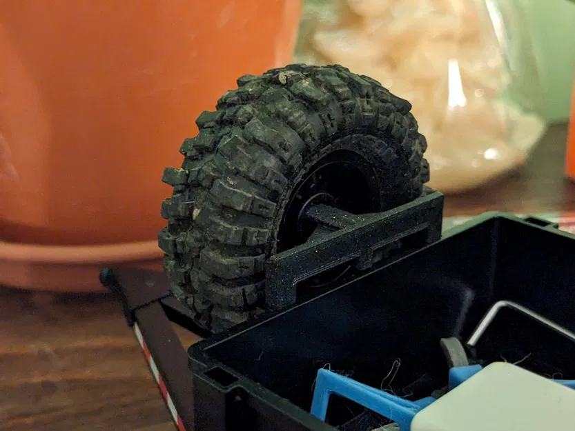 Giá đỡ bánh dự phòng cho xe kéo TRX-4M - Image 1