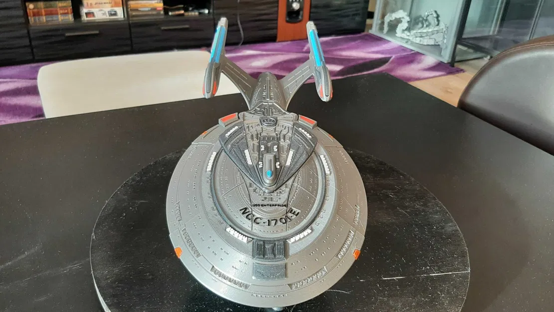 Mô hình tàu USS Enterprise-E lớp Sovereign từ Star Trek - Image 1