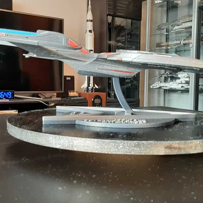 Mô hình tàu USS Enterprise-E lớp Sovereign từ Star Trek
