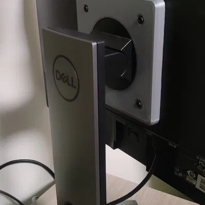 Giá đỡ chân cho màn hình Dell với lỗ VESA 100x100