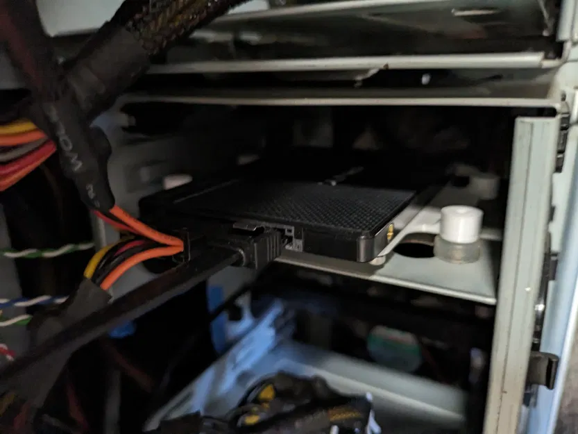 Bộ chuyển đổi ổ đĩa 2.5" sang 3.5" cho PC - Image 1