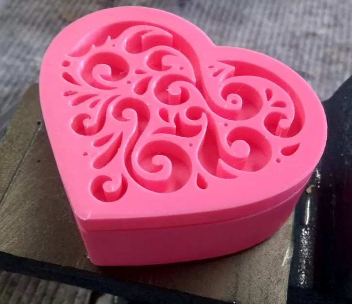 Nắp cố định cho hộp quà hình trái tim ngày Valentine - Image 2