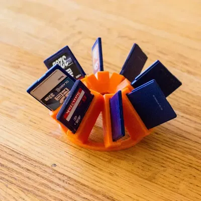 Giá đỡ thẻ SD thiết kế nút gọn gàng cho bàn làm việc