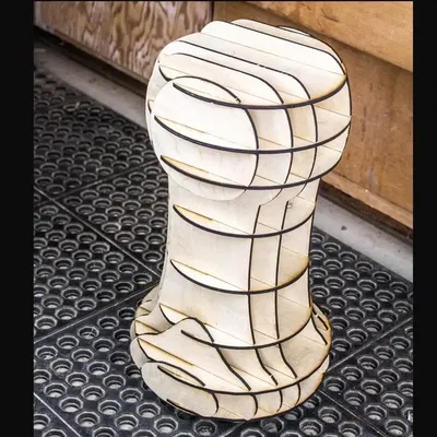 Ghế đẩu Toadstool nhẹ và chắc chắn cho không gian sáng tạo