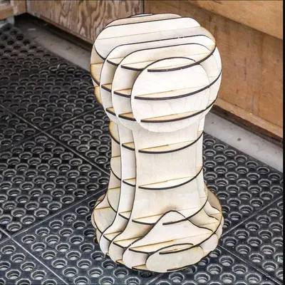 Ghế đẩu Toadstool nhẹ và chắc chắn cho không gian sáng tạo