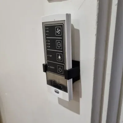 Giá đỡ điều khiển từ xa Arlec CFR251 cho quạt