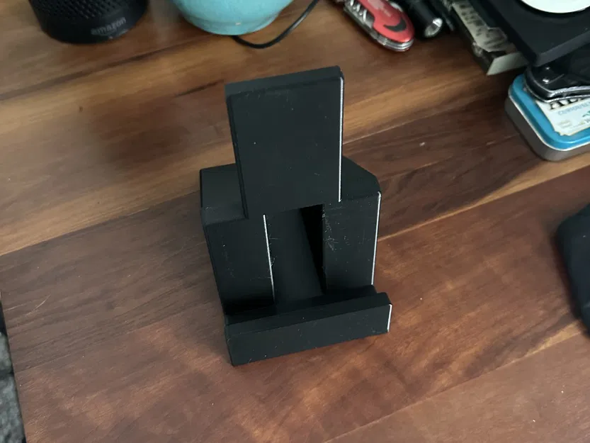 Giá đỡ đứng cho bộ sạc MagSafe 3 trong 1 của Belkin - Image 3