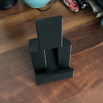 Giá đỡ đứng cho bộ sạc MagSafe 3 trong 1 của Belkin