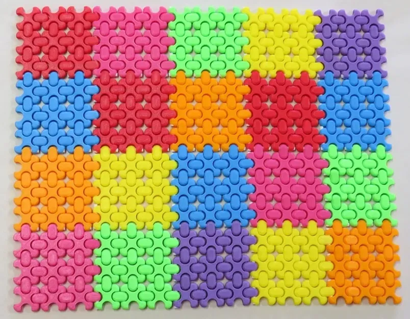 Tấm lót bàn ăn linh hoạt FlexMesh 1.0 đầy màu sắc - Image 1