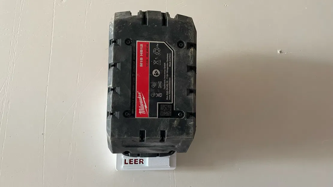 Giá đỡ pin Milwaukee M18 cho xe hơi và tường - Image 2