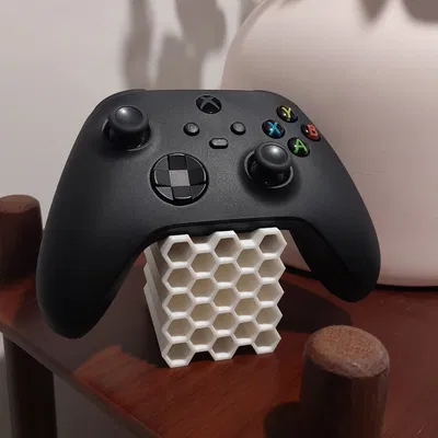 Giá đỡ điều khiển Xbox hình tổ ong