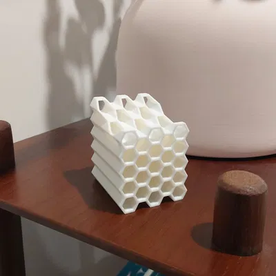 Giá đỡ điều khiển Xbox hình tổ ong