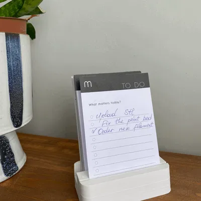 Giá đỡ ghi chú và danh sách việc cần làm với ngăn bổ sung