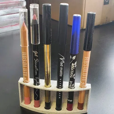 Giá đỡ bút trang điểm đơn giản cho phụ nữ