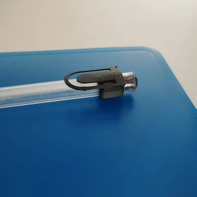 Giá đỡ bút bic đa năng kiêm đánh dấu sách