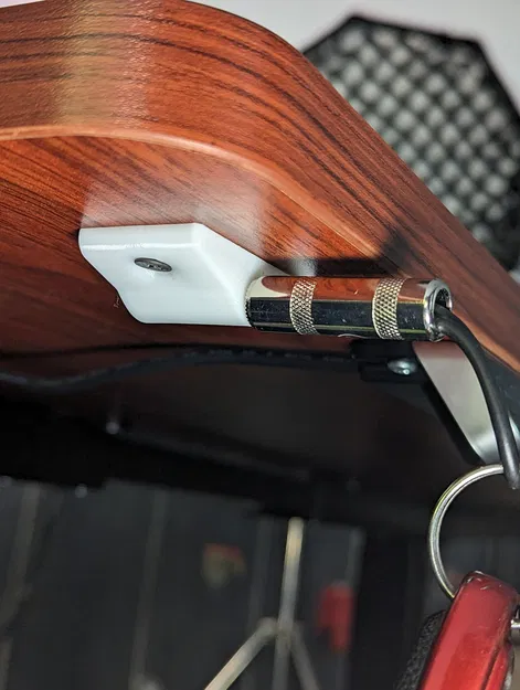 Giá đỡ chìa khóa với jack 3.6mm để dưới bàn - Image 1