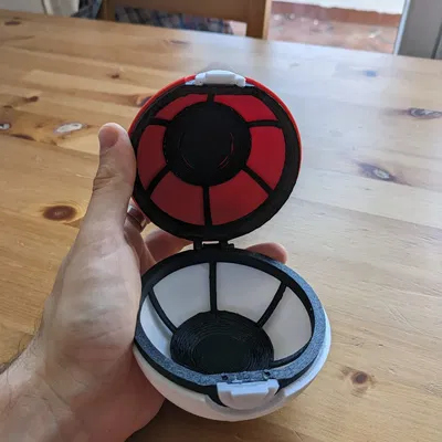 Quả cầu Poké với thiết kế mở và bên trong chi tiết