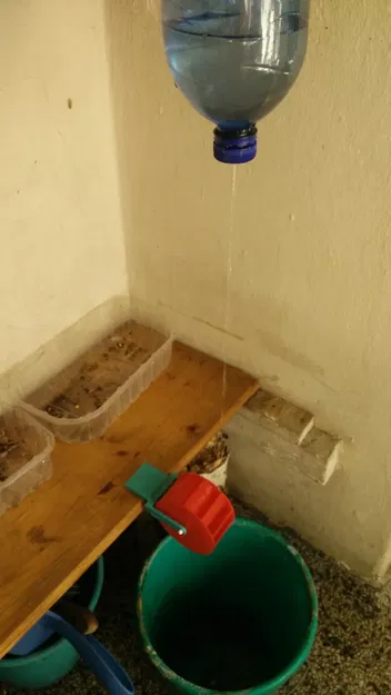 Bánh xe nước lắp đặt ngang cho vườn trên ban công - Image 5