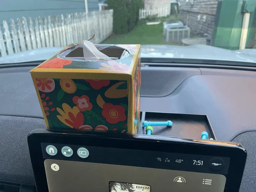 Giá đỡ hộp khăn giấy cho Mustang Mach-e 2021 - Image 1