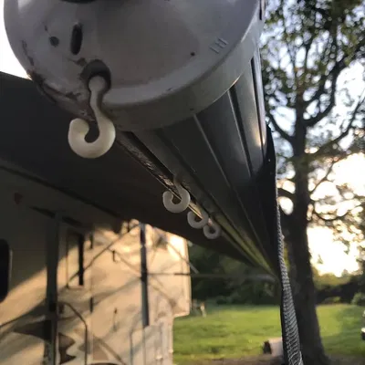 Móc treo đèn LED cho mái hiên xe camper