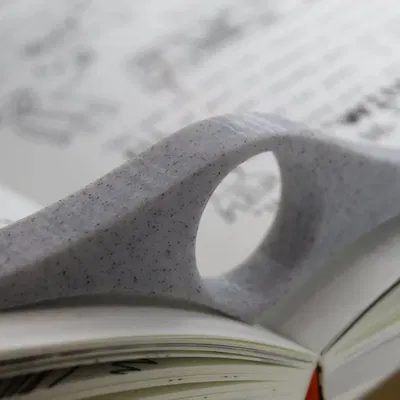 Giá đỡ sách một tay giữ trang mở dễ dàng