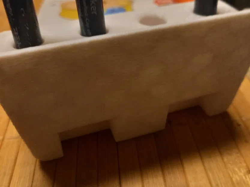 Giá đỡ bút treo tường có ổ cắm điện - Image 2