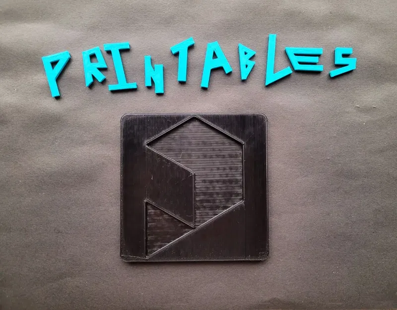 Câu đố in 3D với khung logo Printables và chữ cái độc đáo - Image 1