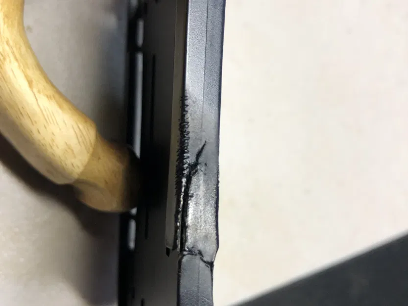 Sửa chữa và gia cố giá đỡ thẻ nhân viên - Image 3