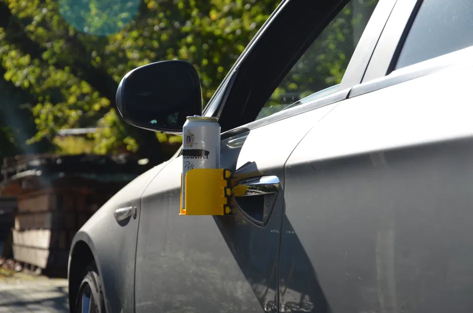 Giá đỡ lon bia từ tính cho xe hơi - Image 1