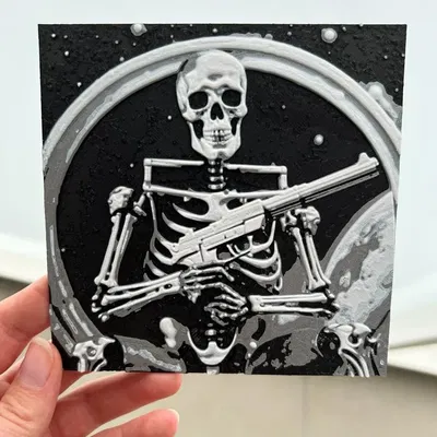 Tượng skeleton không gian cầm súng của HueForge