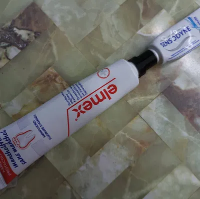 Ống chuyển kem đánh răng elmex thường sang kích thước du lịch...