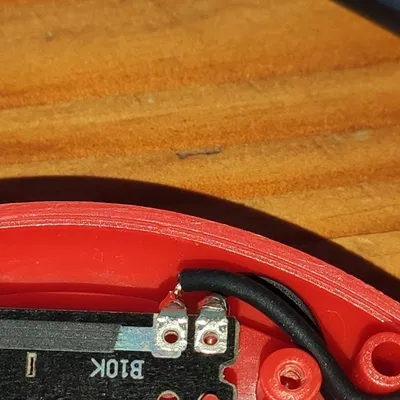 Cáp điều khiển Carrera First sửa chữa với đầu nối mới