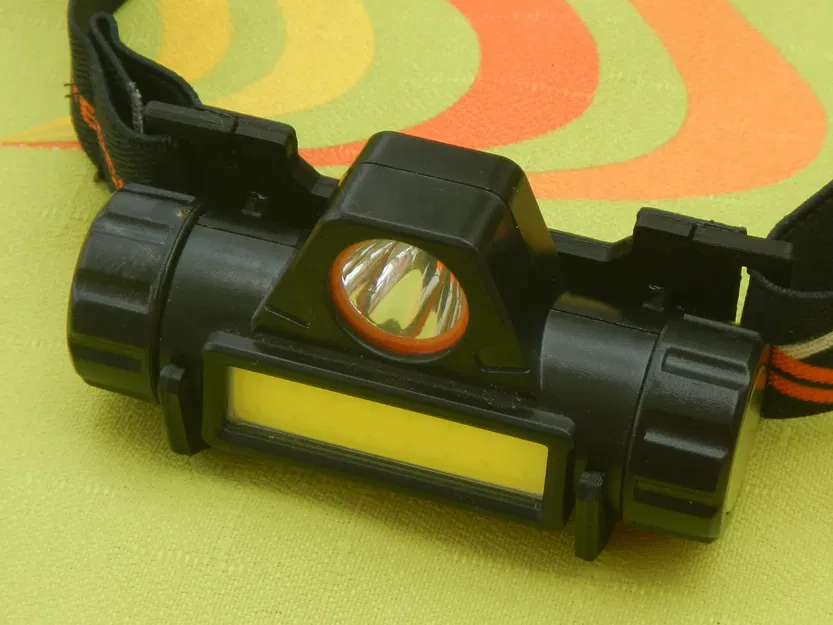 Giá đỡ đèn LED thay thế với thiết kế điều chỉnh được - Image 1