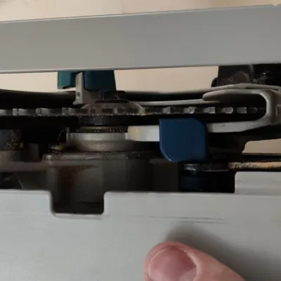 Nắp che lưỡi cưa cho máy cưa Makita DHS680