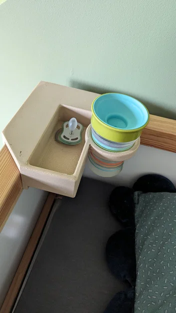 Giá để cốc cho giường IKEA KURA với khoang chứa núm vú - Image 1